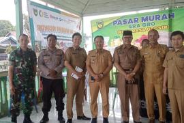 Kapolsek Pino Hadiri Bazar Pasar Murah di Aula Kantor Camat Ulu Manna  