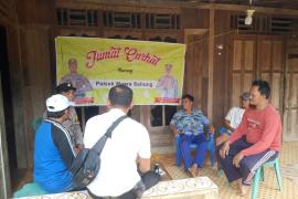 Polsek Muara Sahung Jumat Curhat Bersama Calon Kades dan Tokoh Masyarakat Desa Bukit Makmur