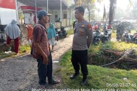 Polsek Maje Monitoring  Pasar Mingguan di Desa Benteng Harapan 