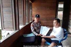 Giat Bhabinkamtibmas Program Inovasi Delivery Mengantar Surat Izin Keramaian Untuk Warga Yang Membutuhkan