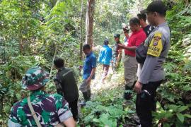 Polsek Muara Sahung Dampingi  Danrem 041/Gamas  Cek Lokasi Manunggal Air Bersih  di Desa Tri Tunggal Bakti