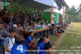 Personel Polsek Kaur Tengah Gelar Pengamanan Pertandingan Sepak Bola di Kecamatan Semidang Gumay