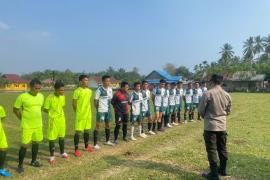 Meriahkan HUT RI, Polsek Kaur Utara Berikan Pengaman Pertandingan Sepak Bola