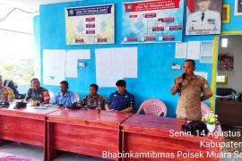 Dukung Program Desa Berjalan Lancar, Bhabinkamtibmas Monitoring Penyaluran BLT DD Desa Tri Tunggal 