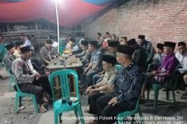 Bhabinkamtibmas Polsek Padang Guci Hilir, Melaksanakan Sambang Duka Warga Binaan di Desa Ulak Agung