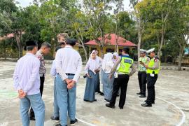 Sat Lantas Polres Mukomuko Berikan Penyuluhan Tertib Berlalulintas di SMAN 7 