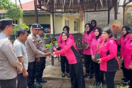 Bhabinkamtibmas Ikuti Pelatihan Pembuatan Sirup Jahe UMKM Bhayangkari Cabang Kaur