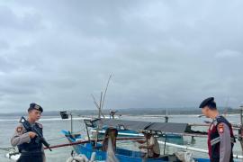 Sat Samapta Polres Kaur Patroli di Pantai Pangubaian