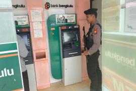 Berikan Rasa Aman, Polres Kaur Patroli Objek Vital di ATM 