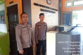Personel Piket OMB Polres Kaur Pengamanan di Kantor  Kantor KPU Kabupaten Kaur