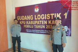 Operasi Mantap Brata Nala 2023, Personel Polres Kaur Pengamanan di Gudang Logistik 1 KPU Kaur