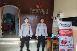 Personel OMB Nala Polres Kaur, Patroli Jaga di kantor Bawaslu 
