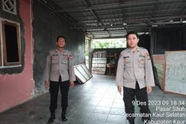 Personel Operasi Mantap Brata (OMB) Nala Polres Kaur Intesifkan Pengamanan di Kantor Bawaslu 