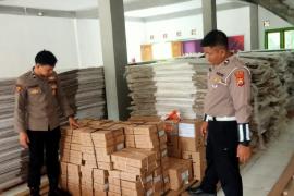 Pengamanan di Gudang Logistik KPU Kaur, Personel OMB Polres Kaur Cek Material Pemilu 