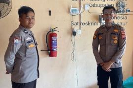 Tingkatkan Sitkamtibmas yang Kondusif, Personel Polres Kaur Patroli Pengamanan di Gudang Logistik