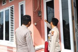 Personel OMB Polres Kaur Patroli Tingkatkan Pengawasan di Kantor Bawaslu 