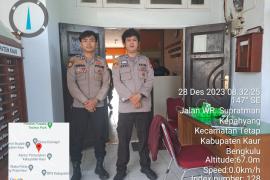 Cegah Gangguan Kamtibmas, Personel OMB Polres Kaur Laksanakan Pengamanan di Kantor KPUD  
