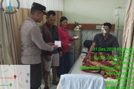 Kapolres Kaur Berikan Bantuan kepada Personel yang Mengalami Musibah 