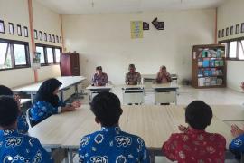 Polres Kaur Gelar Sosialisasi Tentang Bahaya Samcodin dan Obat Obatan Terlarang di SMKN 8 Kaur 