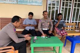 Sambangi Warga, Sat Lantas Sosialisasi Kamseltibcar Lantas serat Sampaikan Imbauan Kamtibmas