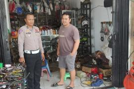 Sambangi Toko Spare Part Kendaraan, Sat Lantas Polres kaur Sampaikan Imbauan Larangan Penjualan Knalpot Brong