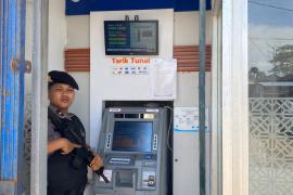 Sat Samapta Polres Kaur Patroli Objek Vital Cek Situasi dan Kondisi Seputaran ATM 
