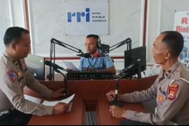 Sat Lantas Polres Kaur Sosialisasi Keselamatan Nala Tahun 2024 di RRI Bintuhan 