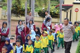 Polisi Sahabat Anak, Polres Mukomuko Terima Kunjungan Murid TK dan Paud Terpadu Sukamaju