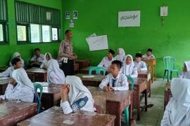 Sambangi SMPN 16 Kaur, Polres Kaur Sosialisasi Tertib Beralalu Lintas 
