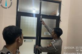 Pengamanan di Kantor Bawaslu, Polres Kaur Cek Seputaran Ruangan 