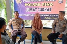 Perkuat Sinergitas Polisi dengan Masyarakat, Kapolsek Pino  Gelar Jumat Curhat di Desa Batu Bandung 