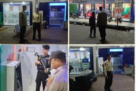 Sambangi Petugas Keamanan di Objek Vital, Personel Polsek Ratu Samban Sampaikan Imbauan Jaga Kamtibmas