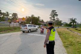 Sat Lantas Polres Kaur Atur Lalin Pagi Hari 