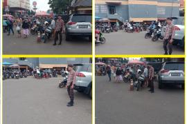 Ciptakan Kamtibmas Kondusif, Personel Subsektor Pasar Minggu Lakukan Pengamanan di Pasar 