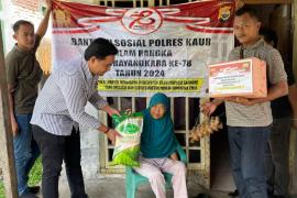 Sat Reskrim Polres Kaur Salurkan Bansos, Sambut Hari Bhayangkara Ke-78