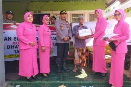 Sambut Hari Bhayangkara ke-78, Polres Kaur Berikan Bansos kepada Purnawirawan Polri