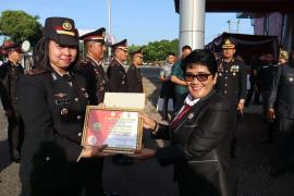 Kasat Lantas Raih Penghargaan Terbaik Pertama Lomba Kebersihan Mako Dalam Rangka Hari Bhayangkara ke-78 Tahun 2024