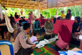 Bhabinkamtibmas Polsek Ketahun Lakukan Pendampingan Posyandu