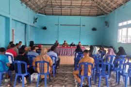 Bhabinkamtibmas Polsek Ketahun Hadiri Rapat Persiapan Peringatan HUT RI ke-79 Di Desa Giri Kencana