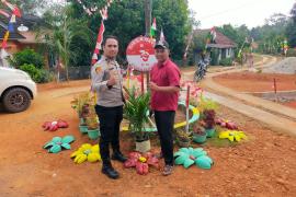 Waka Polsek Ketahun Hadiri Penilaian Lomba Lingkungan Dalam Rangka HUT RI KE 79