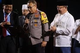 Sambut Pilkada Damai dan Riang Gembira, Kapolda Bengkulu Ajak Kedua Paslon Gub dan Wagub Nyanyi Bareng di Malam Pengundian Nomor Urut