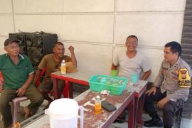 Cooling Sistem, Bhabinkamtibmas Ajak Warga Ciptakan Kamtibmas yang Kondusif di Masa Kampanye