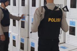 Polres Mukomuko Terus Perketat Pengamanan di Gudang Logistik KPU Kabupaten Mukomuko