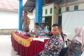 Bhabinkamtibmas Polsek Kedurang Ilir Hadiri Musyawarah Penetapan Calon Penerima BLT dan LPPD Desa Lawang Agung