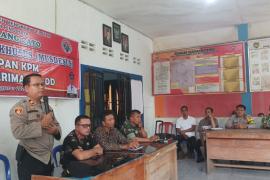 Bhabinkamtibmas Polsek Pino Raya Hadiri Musyawarah Penetapan Calon Penerima BLT Desa Karang Cayo