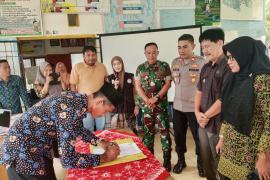 Bhabinkamtibmas Polsek Kota Manna Hadiri Musyawarah Penetapan Calon Penerima BLT Desa Gelumbang