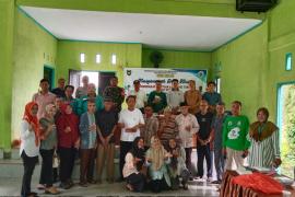 Bhabinkamtibmas Polsek Pino Raya Hadiri Musyawarah Penetapan Calon Penerima BLT di Desa Selali