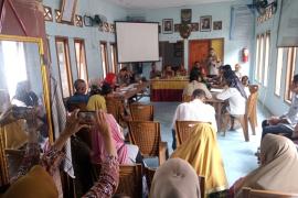 Bhabinkamtibmas Polsek Pino Hadiri Musyawarah Penetapan Calon Penerima BLT Desa Padang Lebar