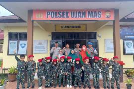 Polsek Ujanmas Terima Kunjungan Anak TK Bunda Putri dalam Program Polisi Sahabat Anak