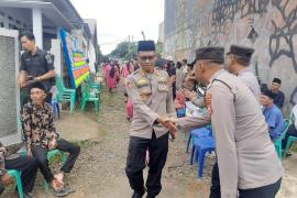 Kapolresta Bengkulu Hadiri Rangkaian Fardu Kifayah di Rumah Duka Ibu Mertua AIPTU Mugionov